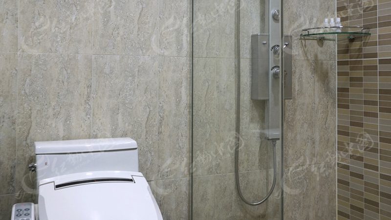 卫生间瓷砖防滑材质如何挑选？关键点揭秘**